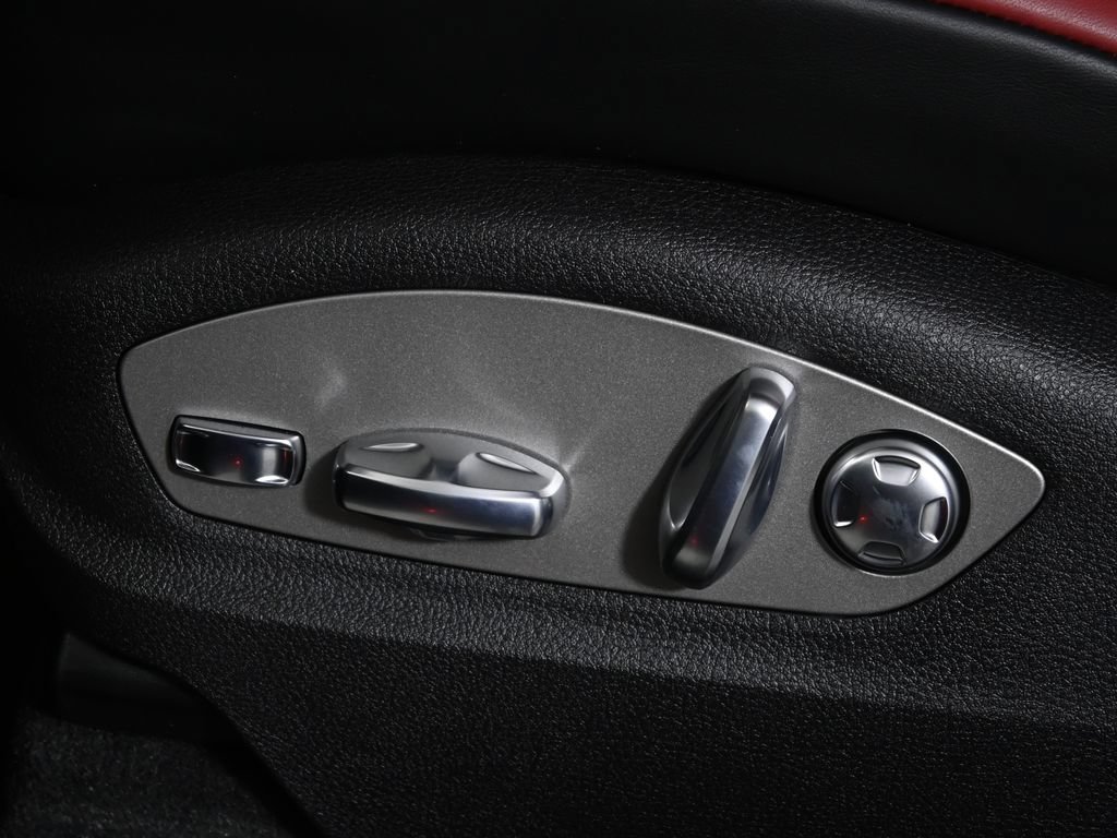 Used 2026 Porsche Macan AWD/4WD image 29