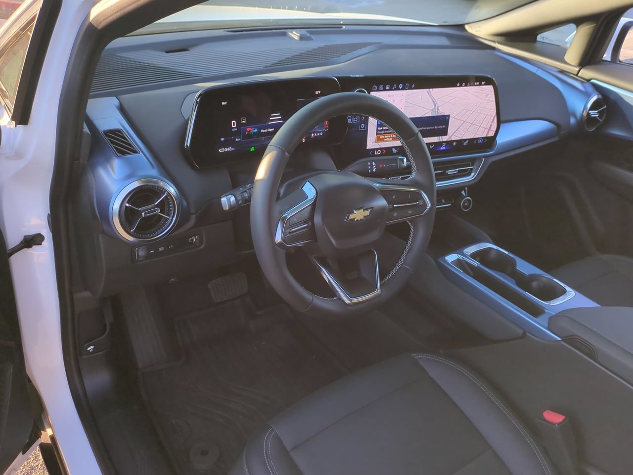 Used 2024 Chevrolet Equinox EV LT w/ LPO, All-Weather Mat Package AWD/4WD image 10