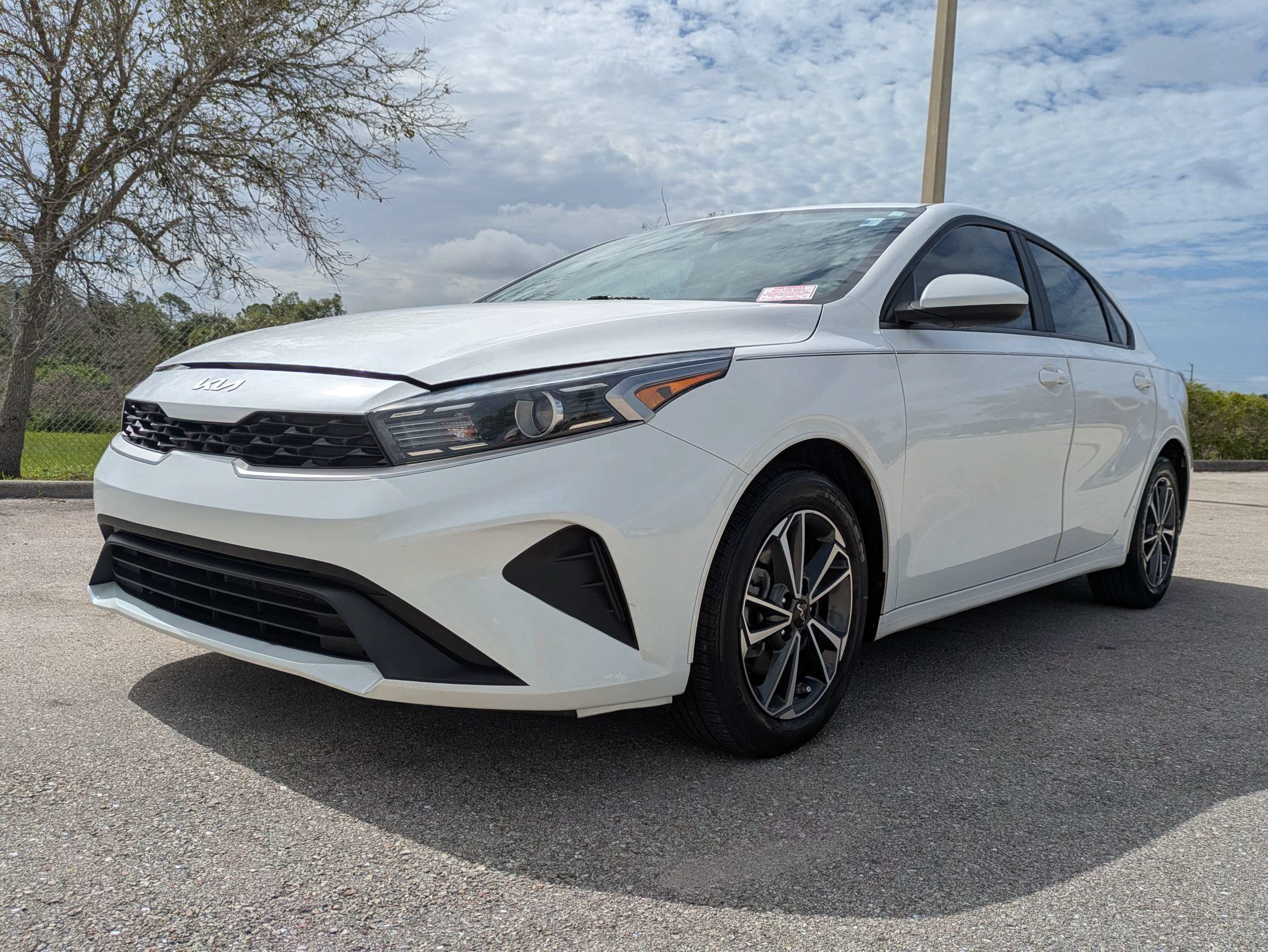 Certified 2022 Kia Forte LXS FWD image 9