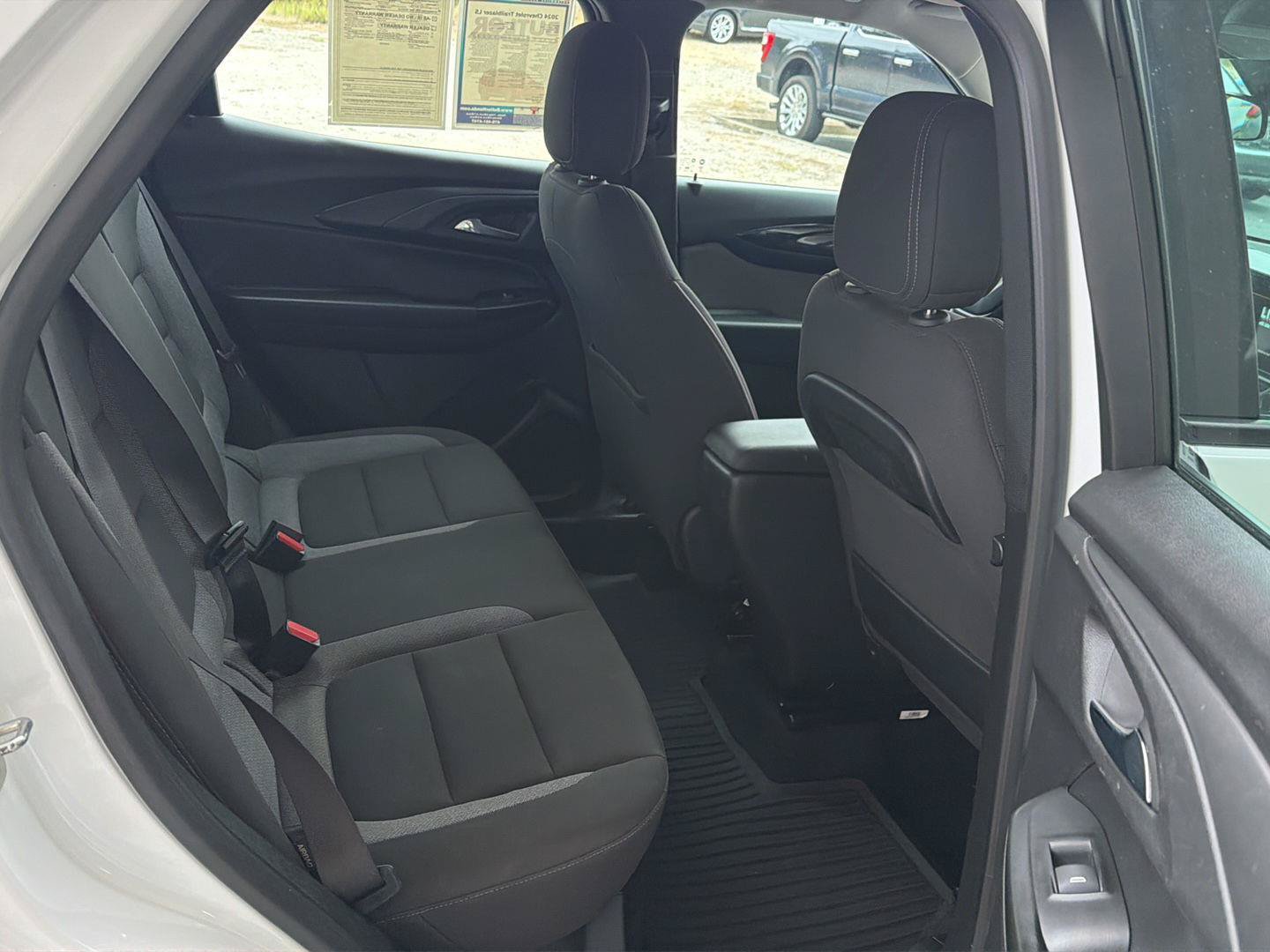 Used 2024 Chevrolet TrailBlazer LS FWD image 12