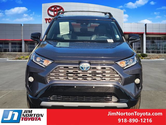 Used 2019 Toyota RAV4 XSE AWD/4WD image 2