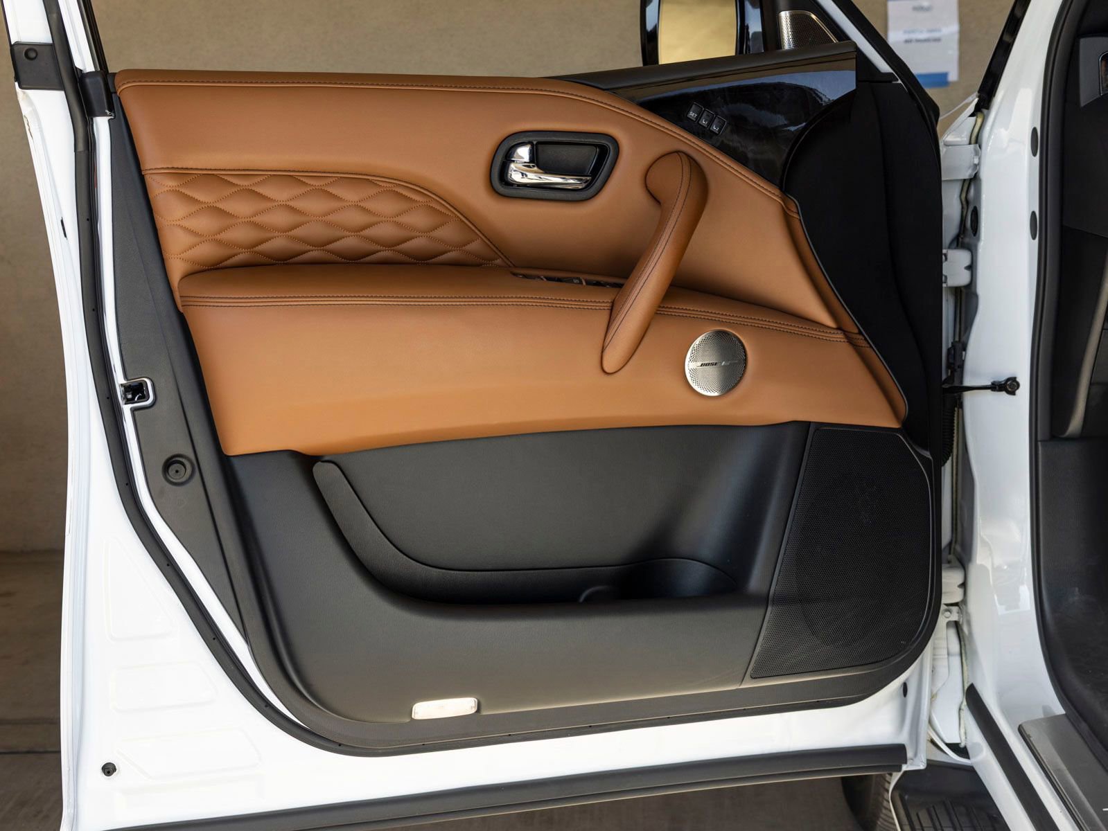 Used 2023 INFINITI QX80 Sensory w/ Cargo Package image 13