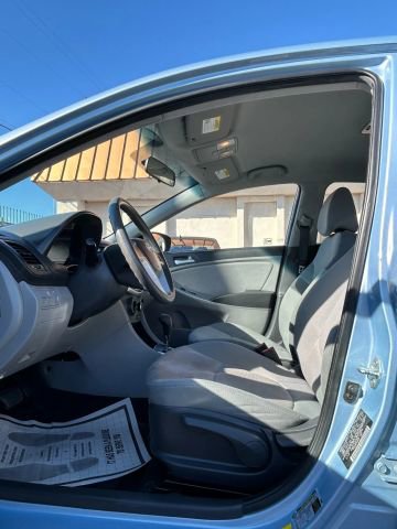 Used 2013 Hyundai Accent GS image 9