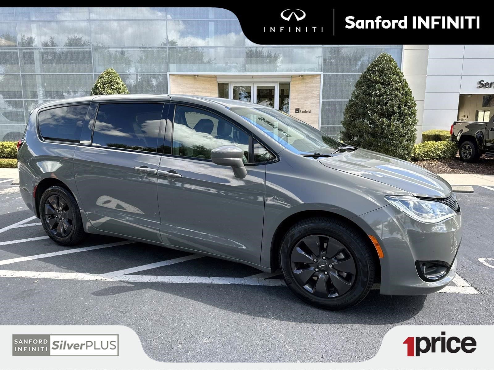 Used 2020 Chrysler Pacifica Touring w/ S Appearance Package