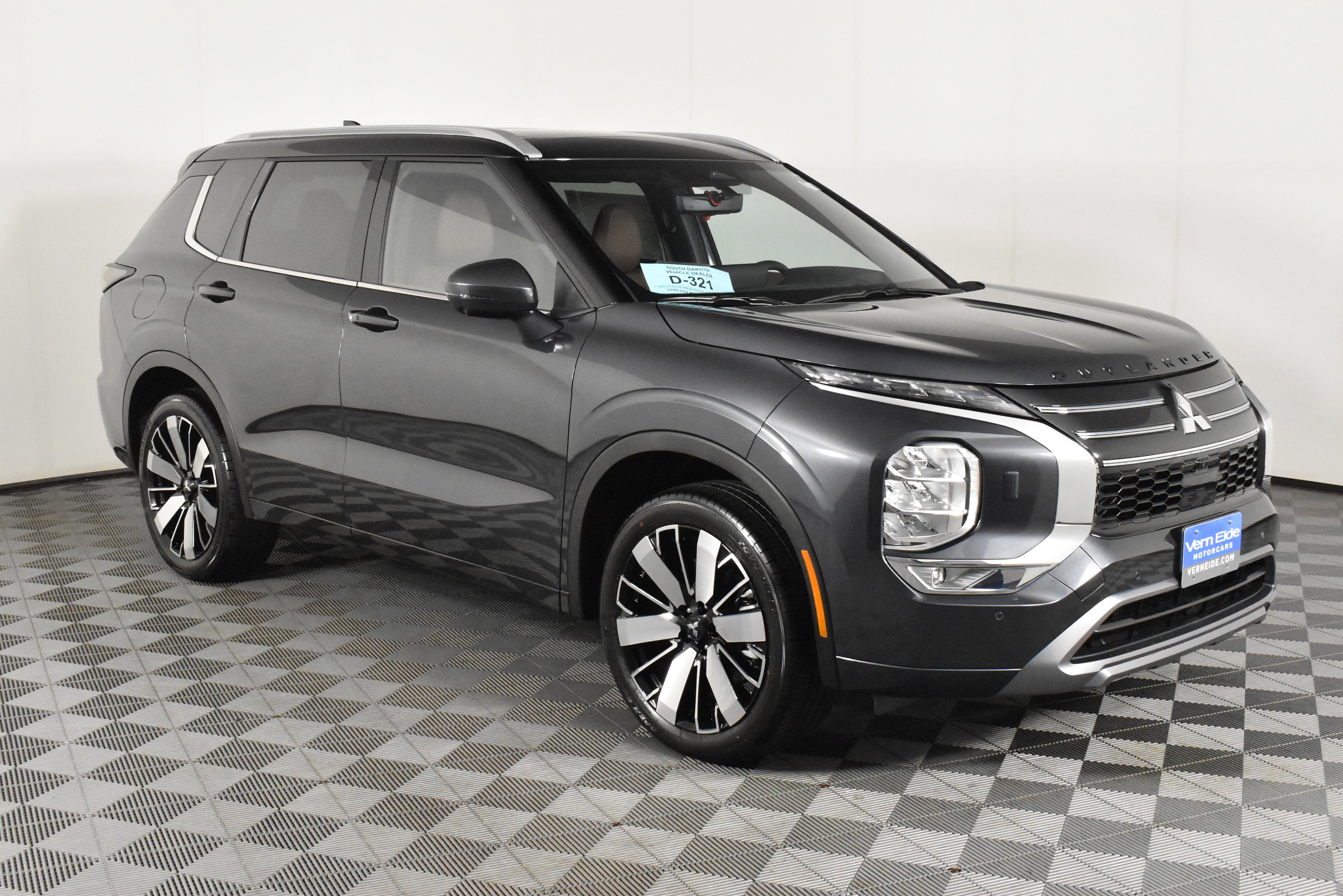 New 2025 Mitsubishi Outlander SEL image 4