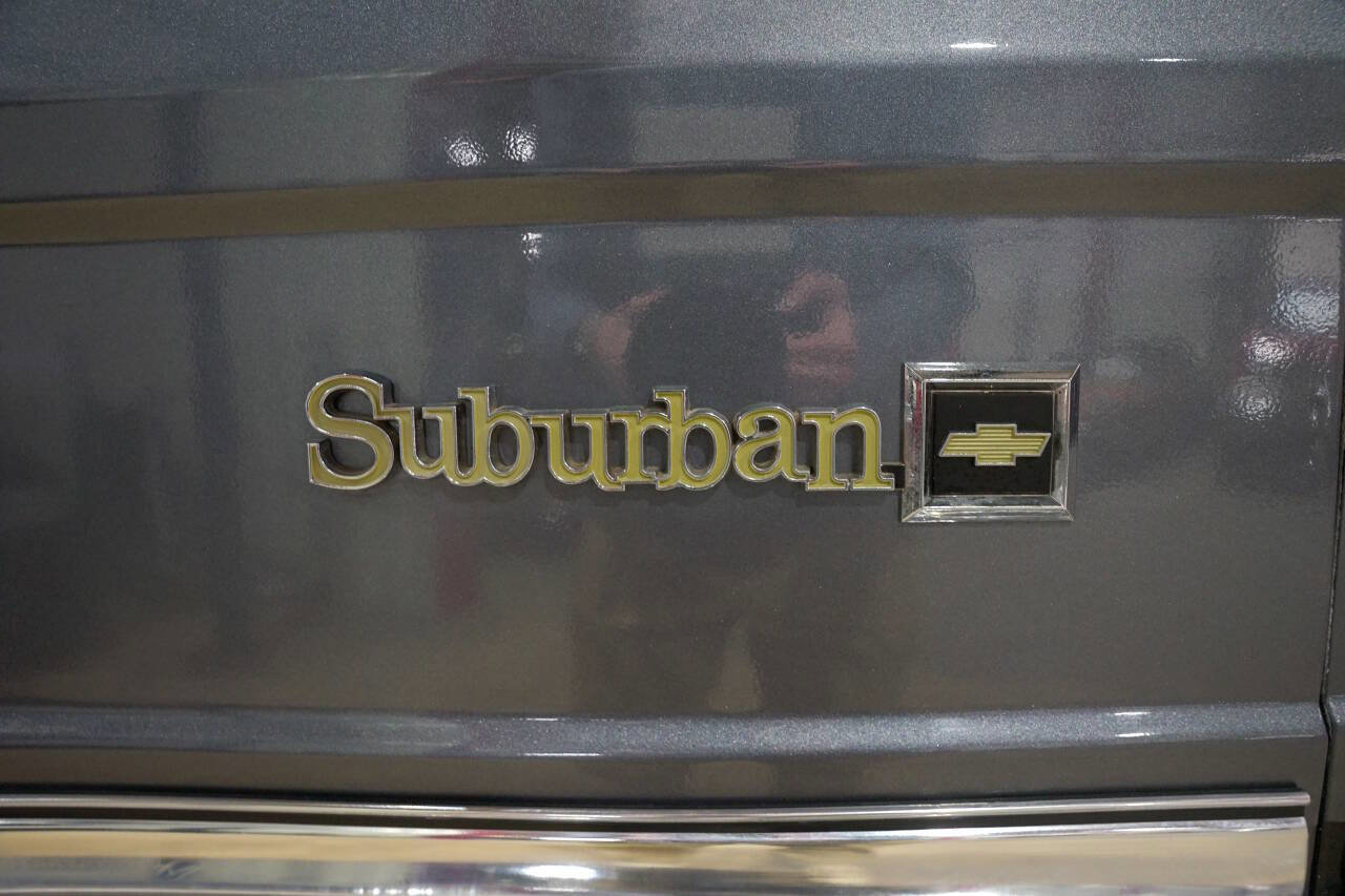 Used 1987 Chevrolet Suburban 4WD image 25