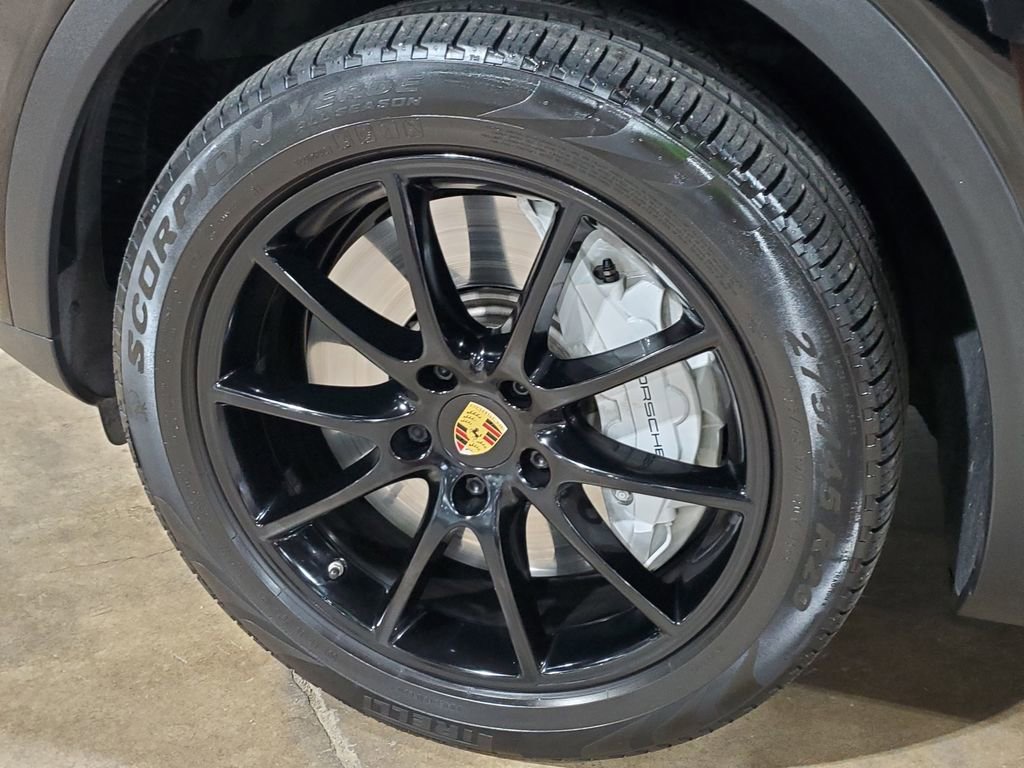 Used 2019 Porsche Cayenne AWD/4WD image 45