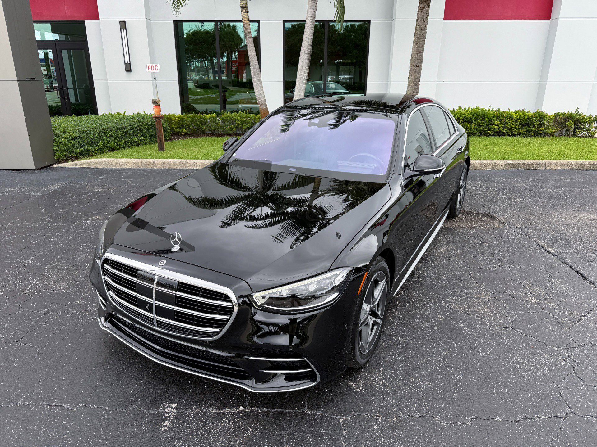 Used 2022 Mercedes-Benz S 500 4MATIC w/ AMG Line Package image 7