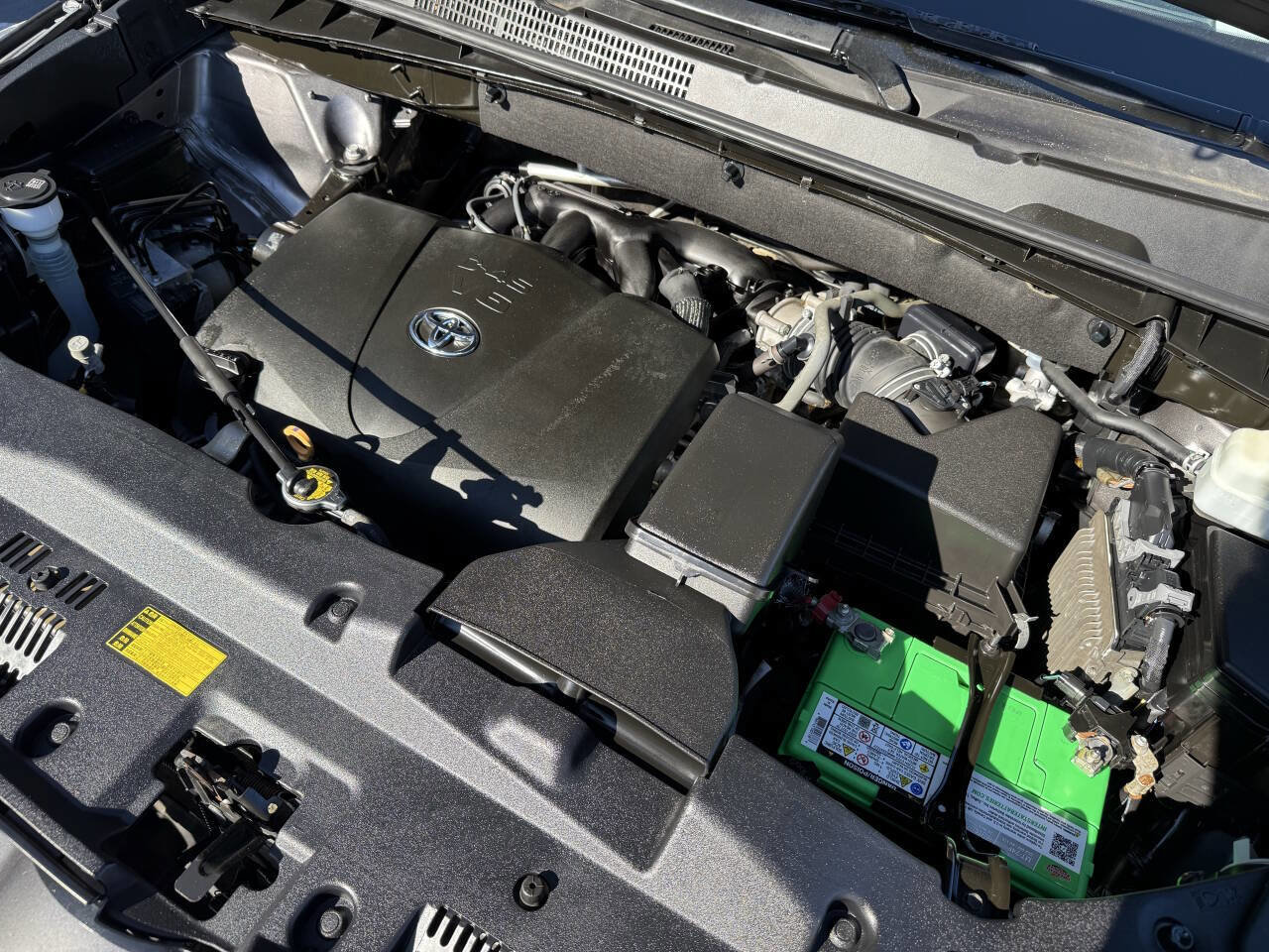 Used 2017 Toyota Highlander XLE image 24