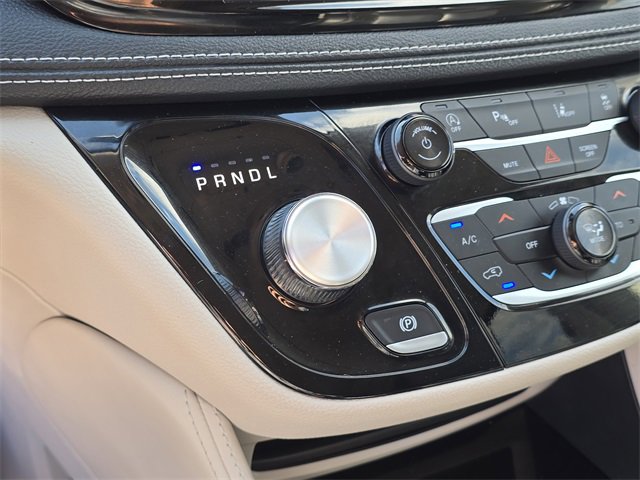 Used 2024 Chrysler Pacifica Limited image 30