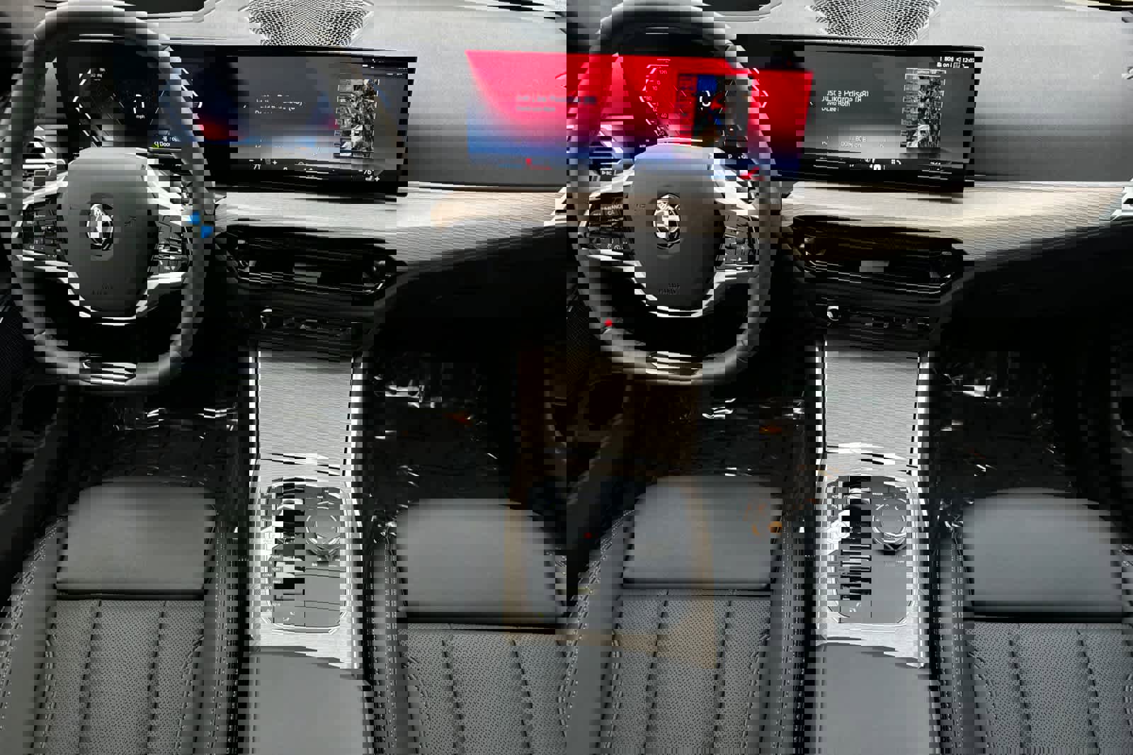 Used 2025 BMW 330i xDrive Sedan image 3