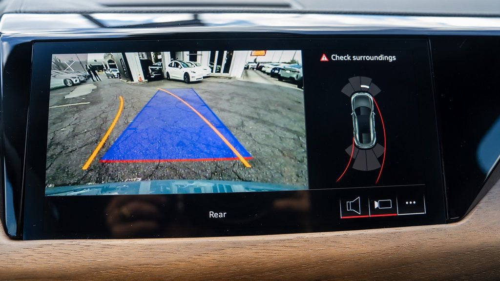 Used 2023 Audi e-tron GT Premium Plus image 11