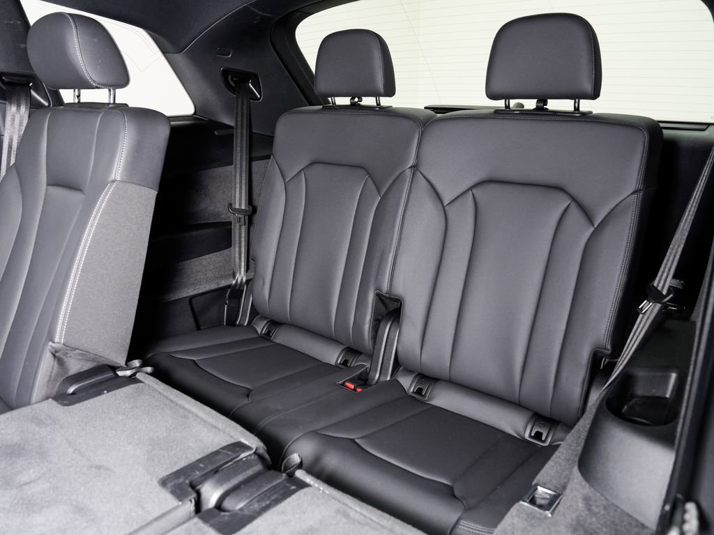 Certified 2025 Audi Q7 3.0T Premium Plus AWD/4WD image 25