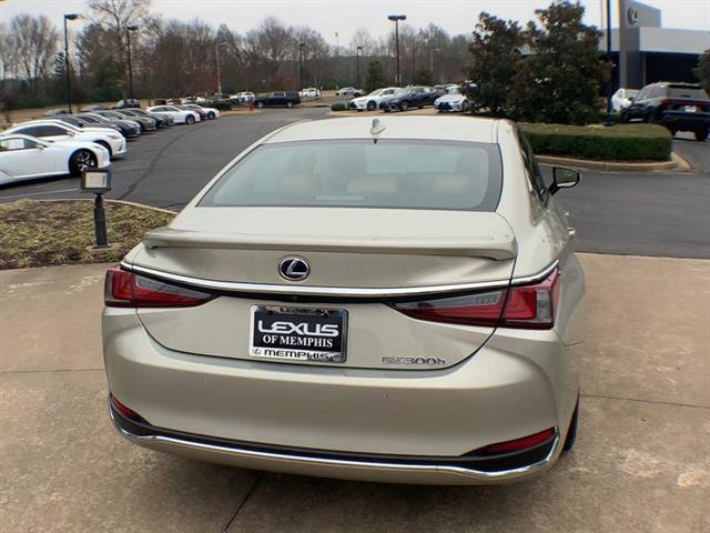 Certified 2022 Lexus ES 300h Ultra Luxury w/ Accessory Package 2 image 7