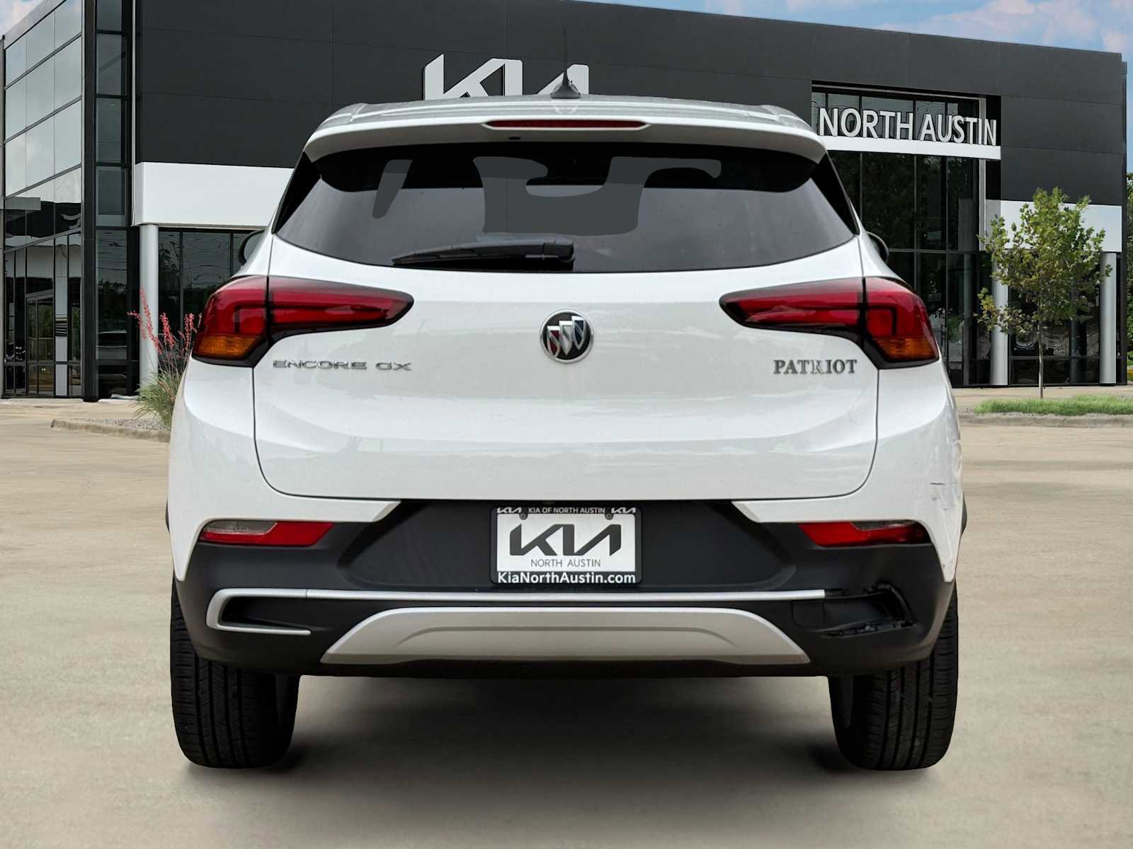 Used 2023 Buick Encore GX Preferred w/ Cold Weather Comfort Package FWD image 9