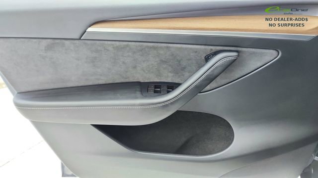 Used 2023 Tesla Model Y Performance AWD/4WD image 34