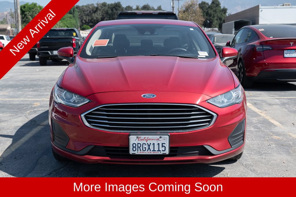 Used 2020 Ford Fusion SE FWD image 2