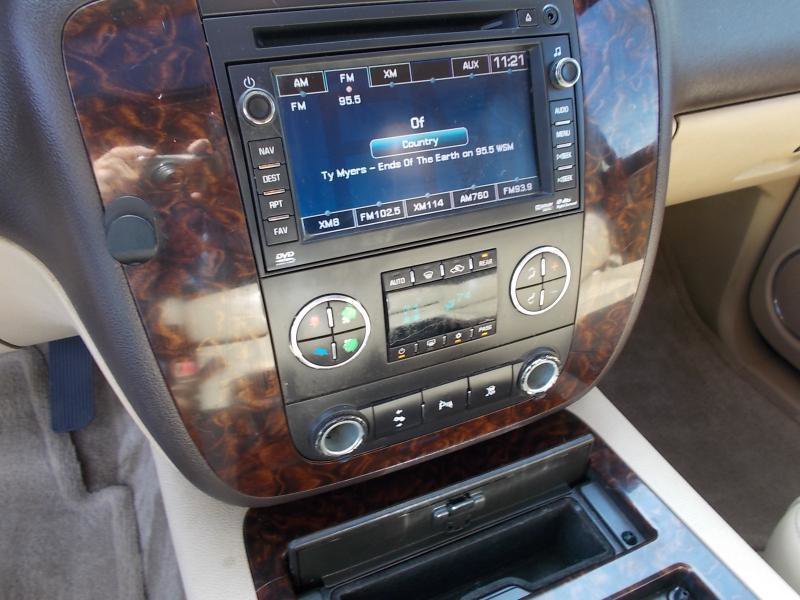 Used 2010 GMC Yukon Denali image 32