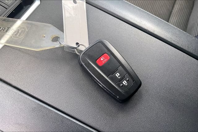Used 2023 Toyota Highlander L FWD image 33