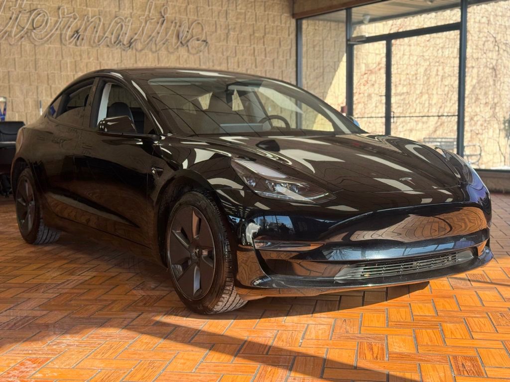 Used 2023 Tesla Model 3 Standard Range image 10