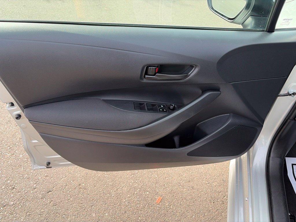 Used 2025 Toyota Corolla LE FWD image 21