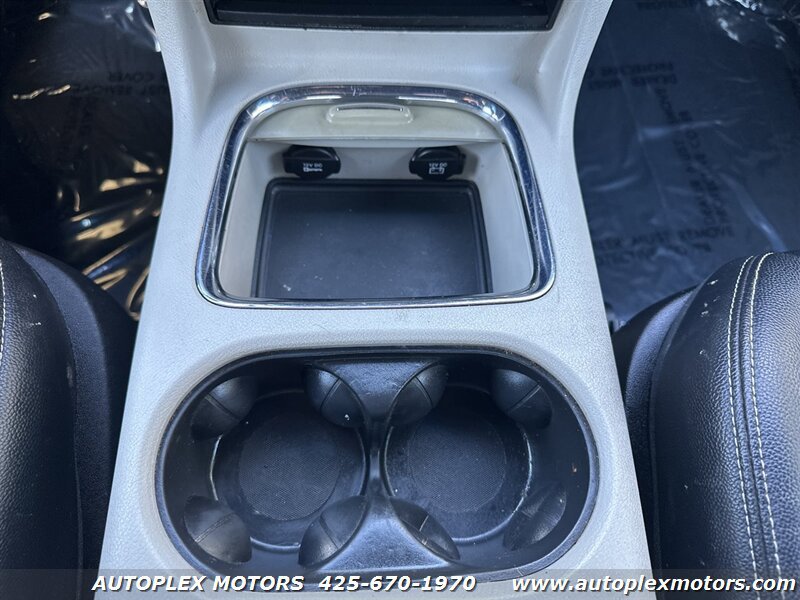 Used 2017 Dodge Grand Caravan SXT FWD image 27