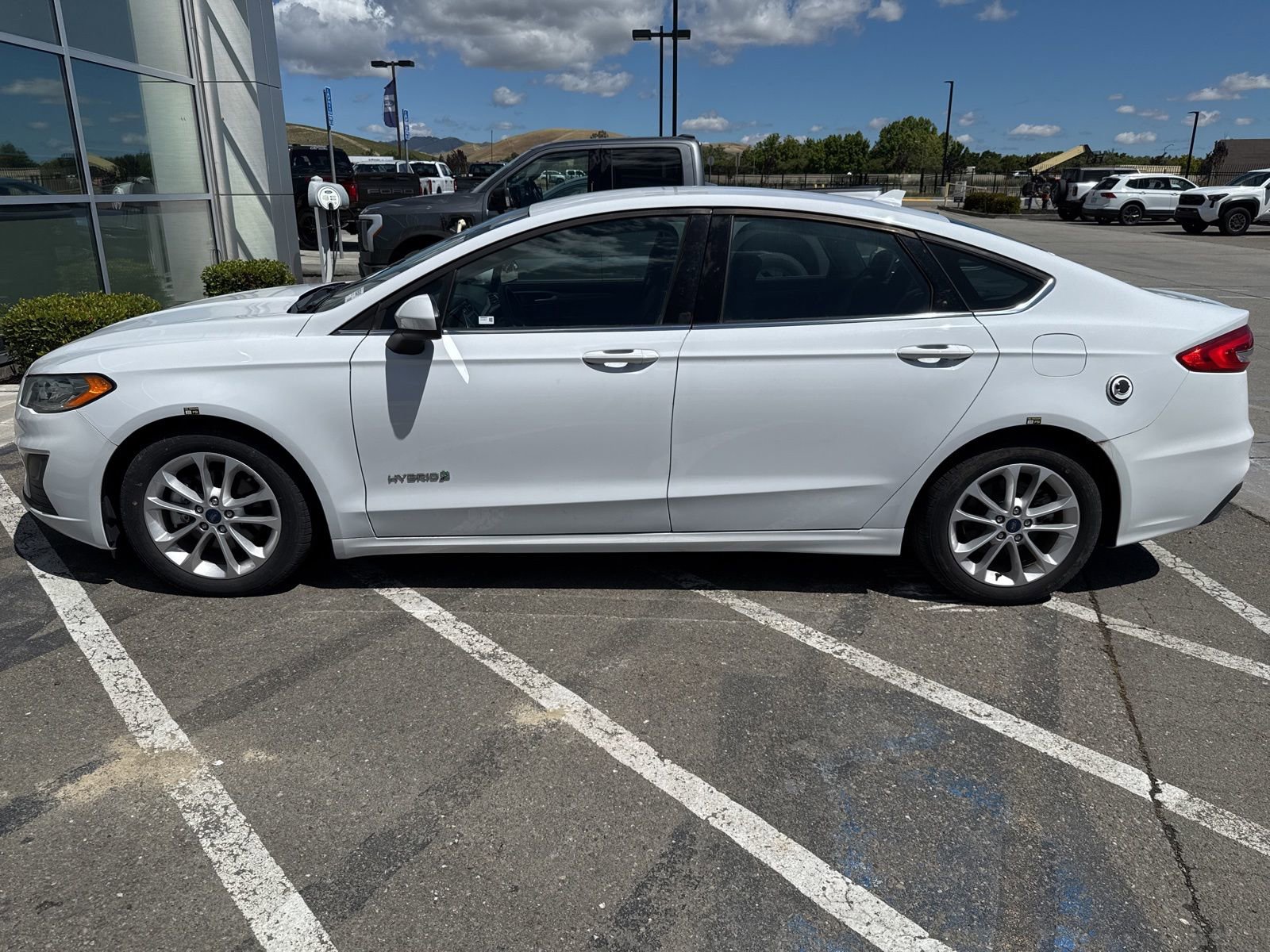 Used 2019 Ford Fusion SE FWD image 3