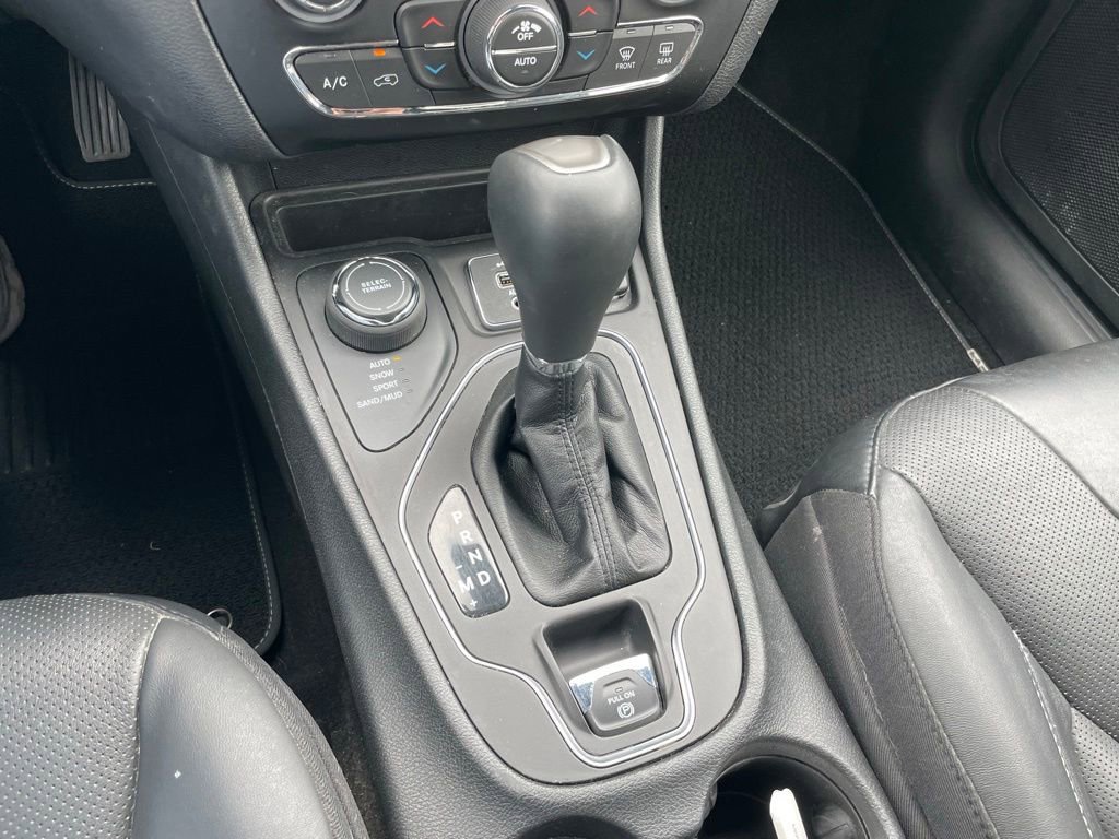 Used 2021 Jeep Cherokee Latitude Lux 80th Anniv w/ Quick Order Package 2YU 80th AWD/4WD image 13