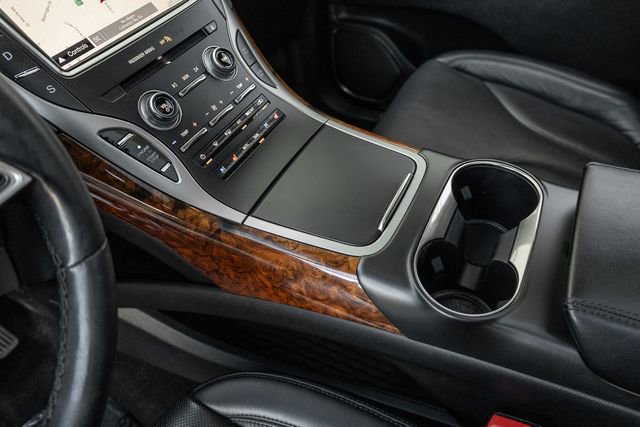 Used 2019 Lincoln Nautilus Reserve image 11