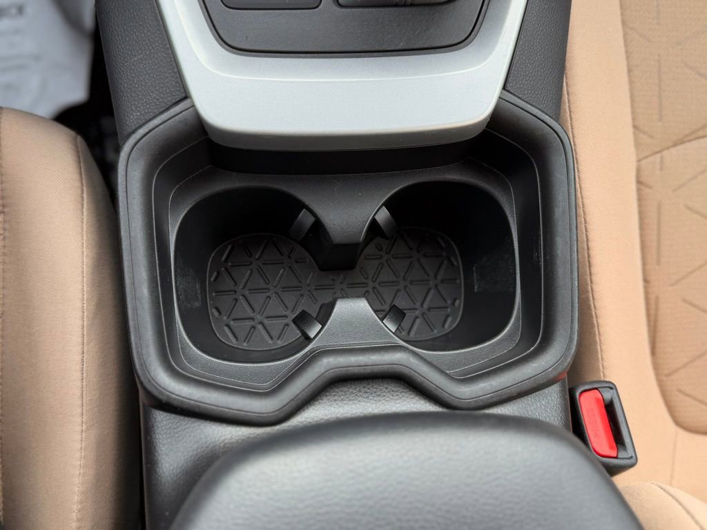 Used 2021 Toyota RAV4 XLE image 21