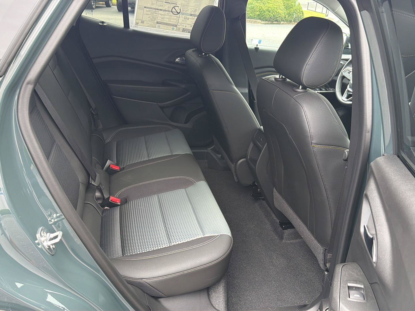 New 2026 Chevrolet Trax LT w/ Midnight Edition FWD image 12