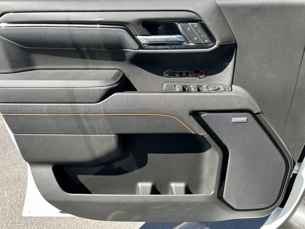 Used 2025 GMC Sierra 1500 AT4 w/ Technology Package AWD/4WD image 22