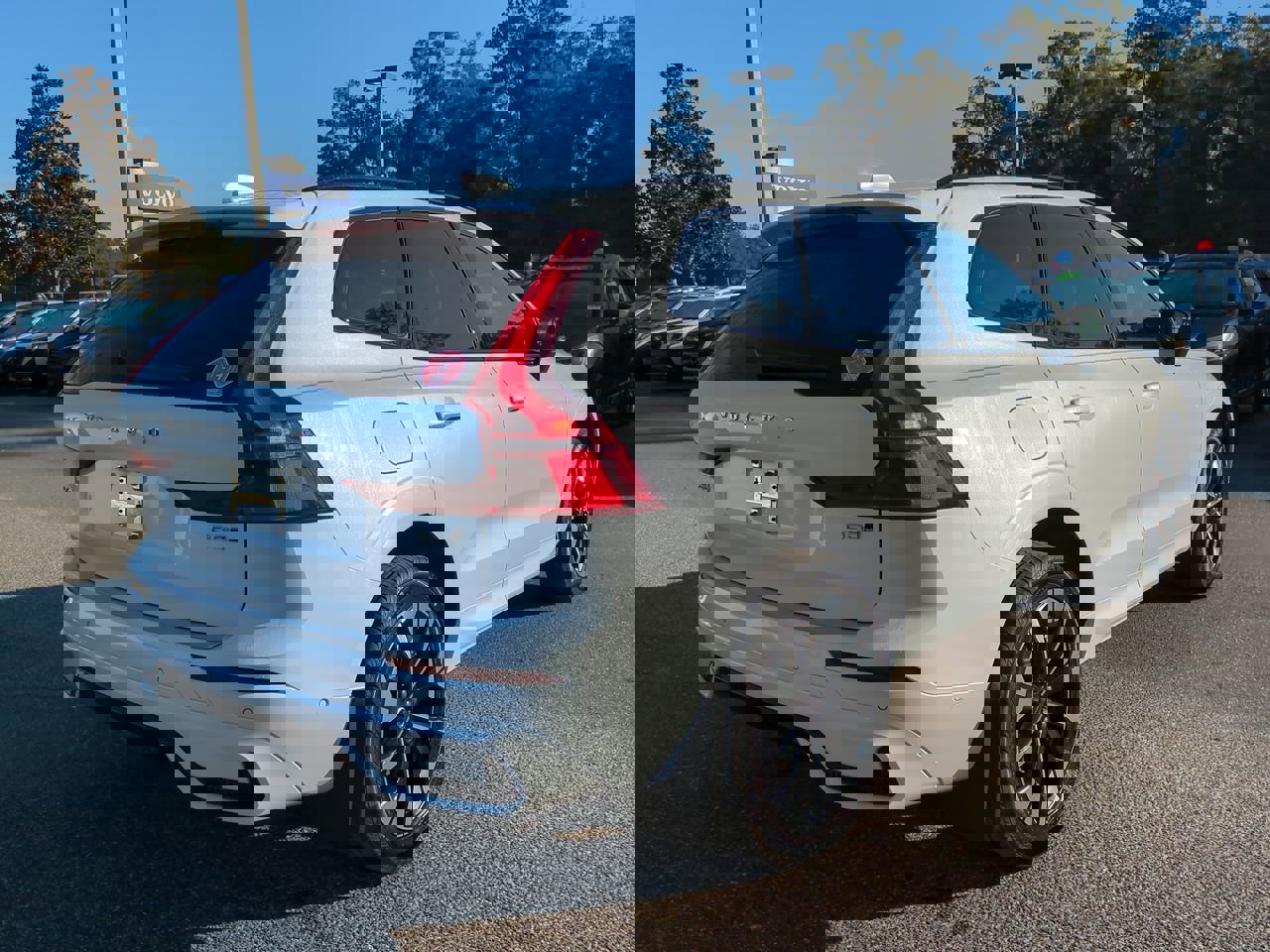 New 2026 Volvo XC60 B5 Plus w/ Protection Package Premier image 4