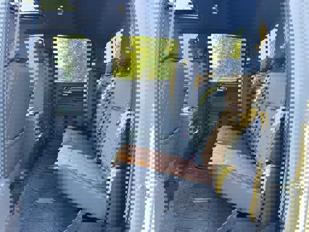 Used 2023 Chevrolet Silverado 1500 High Country w/ High Country Premium Package image 16