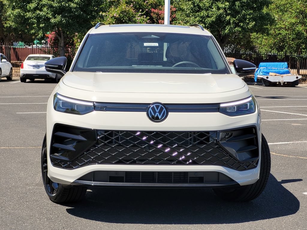 New 2026 Volkswagen Tiguan SE R-Line AWD/4WD image 2