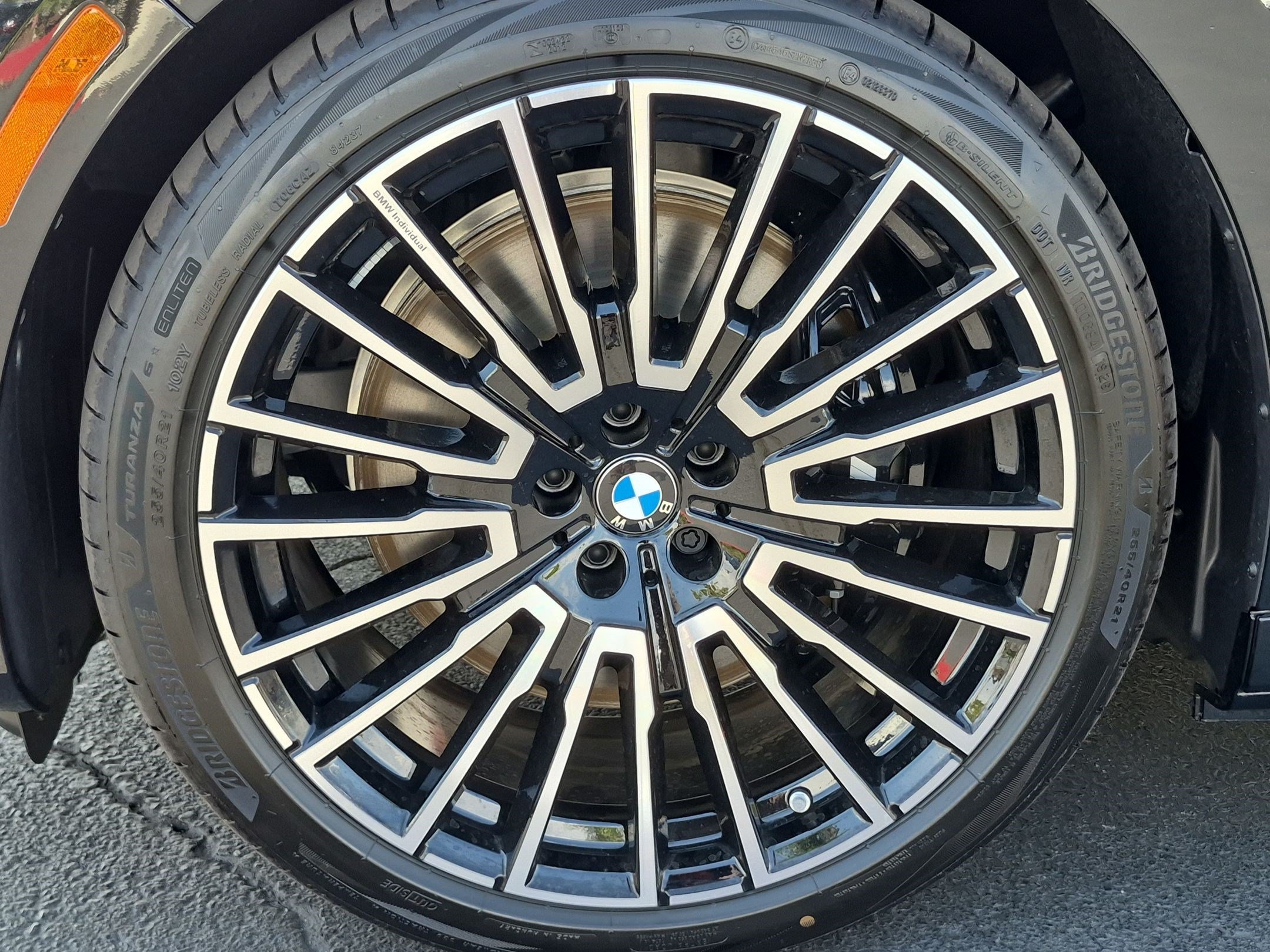 New 2026 BMW 750e xDrive w/ Premium Package AWD/4WD image 13
