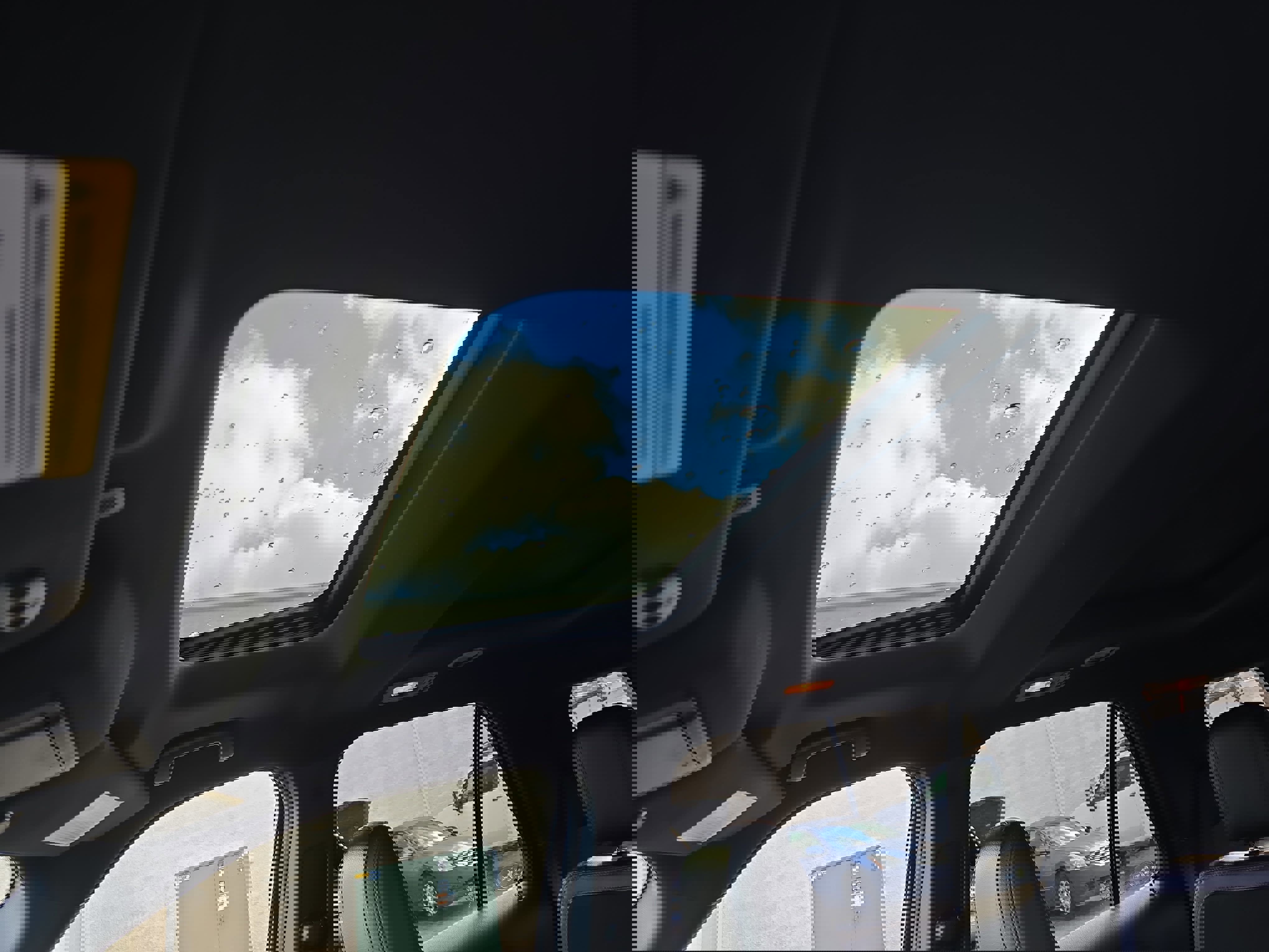 Used 2018 Ford Explorer XLT w/ Equipment Group 202A image 32