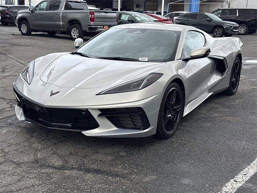 Used 2024 Chevrolet Corvette Stingray Preferred Cpe w/ Stealth Interior Trim Package image 7