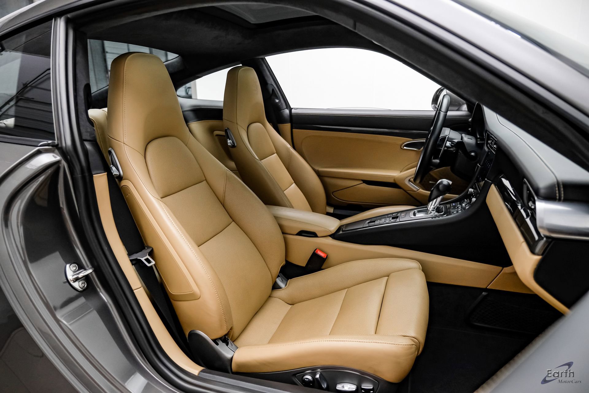 Used 2017 Porsche 911 Turbo image 49