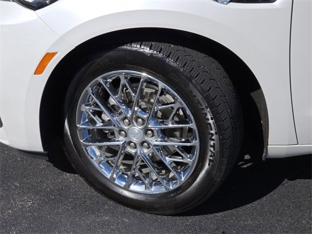 Used 2023 Buick Enclave Avenir w/ Avenir Technology Package image 27