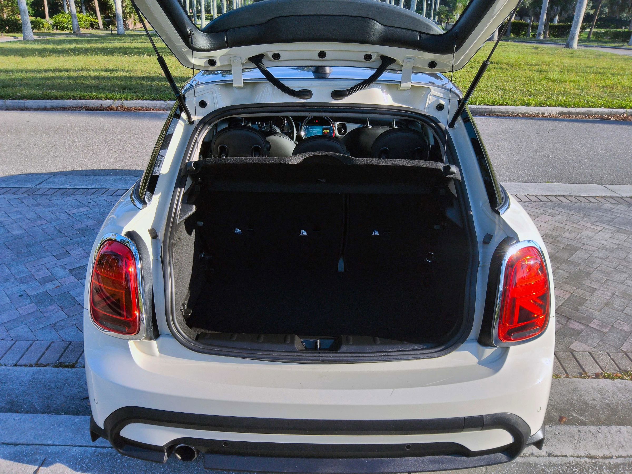 Used 2023 MINI Cooper 4-Door Hardtop FWD image 48