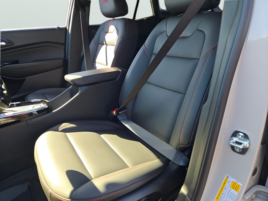 Certified 2026 Chevrolet Trax RS w/ Driver Confidence Package FWD image 28