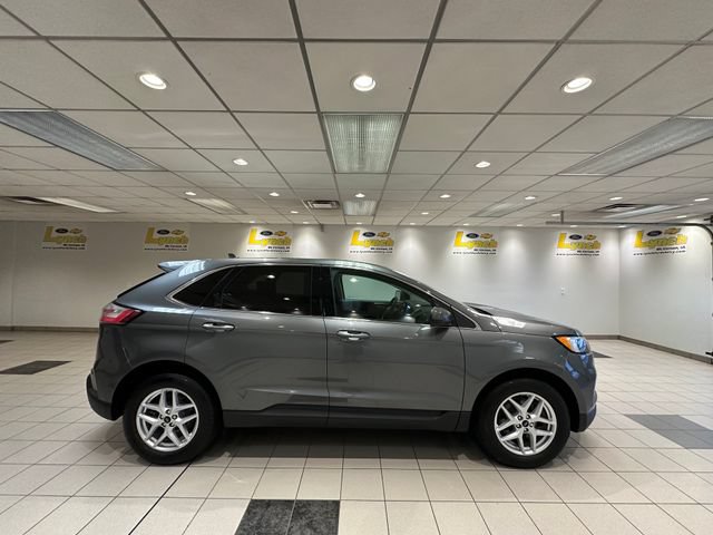 Used 2024 Ford Edge SEL w/ Convenience Package AWD/4WD image 3