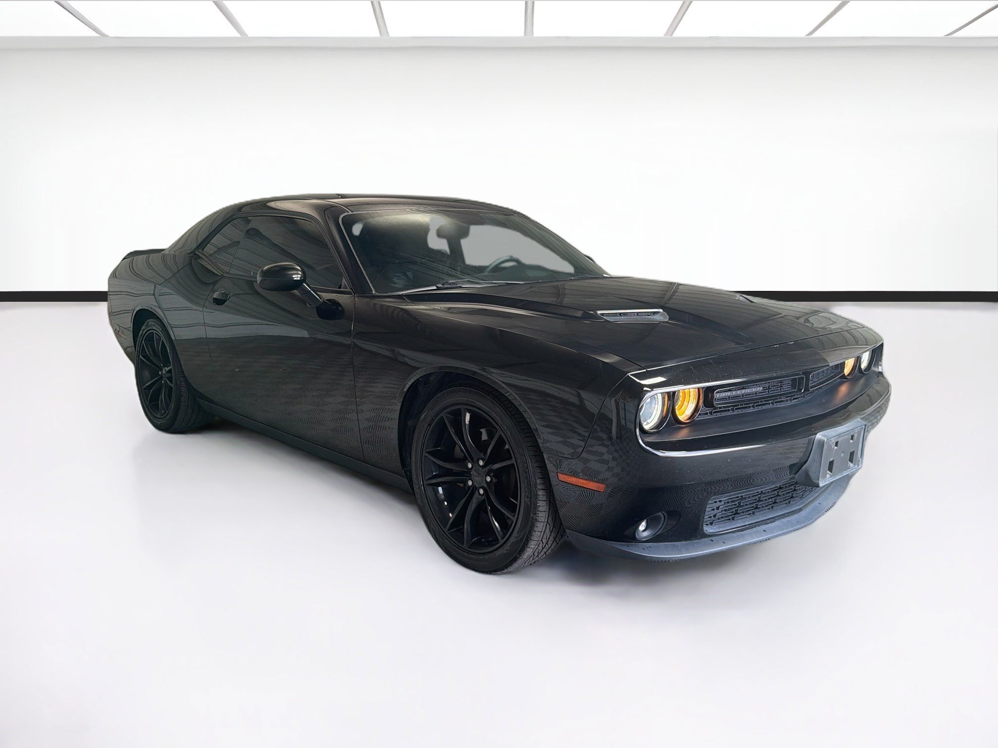 Used 2016 Dodge Challenger SXT w/ Blacktop Package RWD image 3