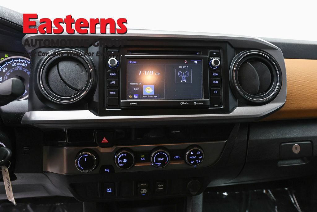 Used 2018 Toyota Tacoma SR5 AWD/4WD image 11