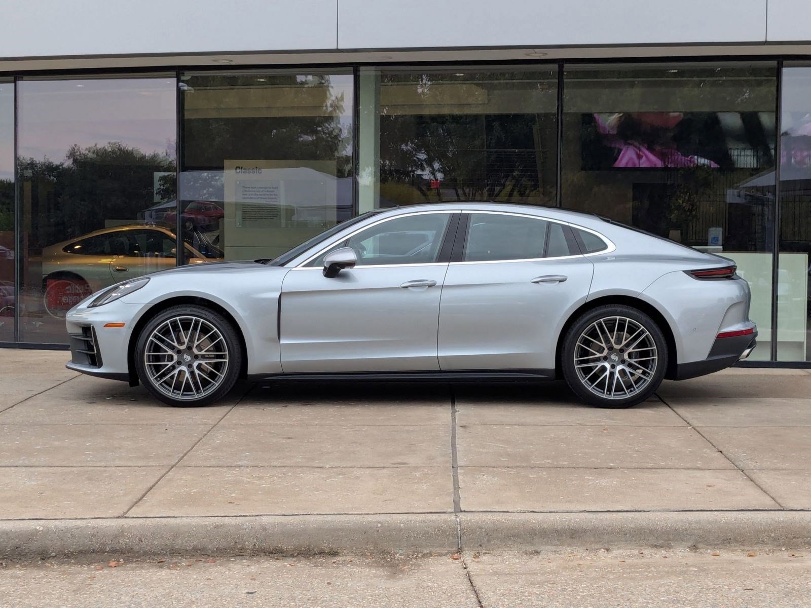 New 2026 Porsche Panamera image 2