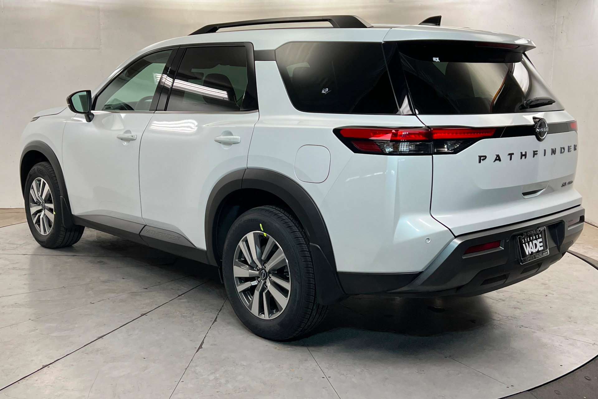 New 2026 Nissan Pathfinder SL image 3