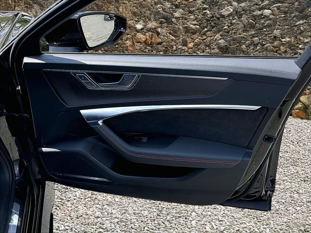 Used 2021 Audi RS 6 AWD/4WD image 21