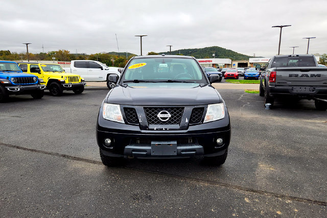 Used 2018 Nissan Frontier PRO-4X AWD/4WD image 2