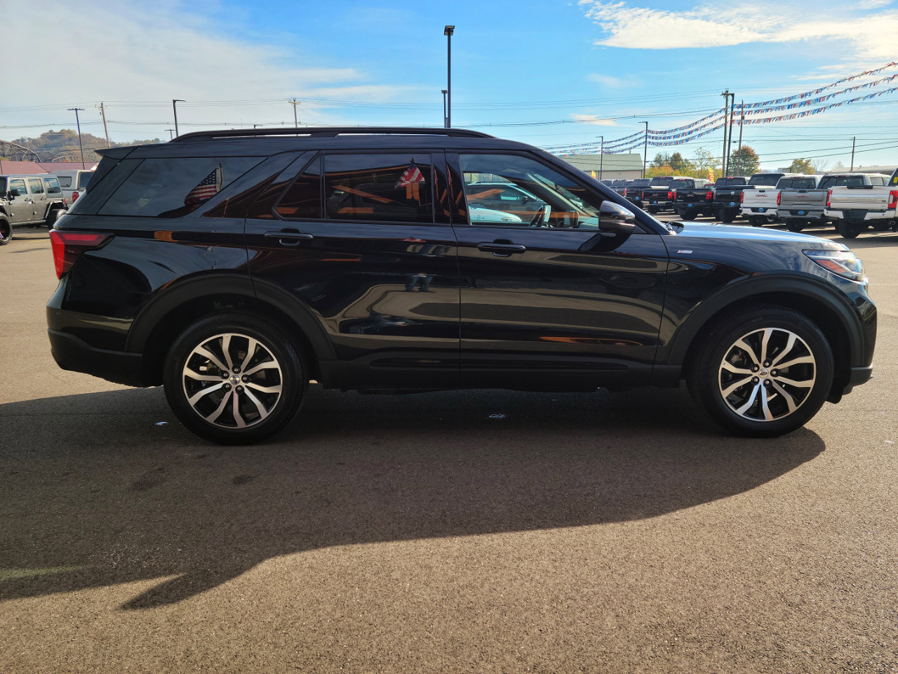 Used 2025 Ford Explorer ST-Line image 25